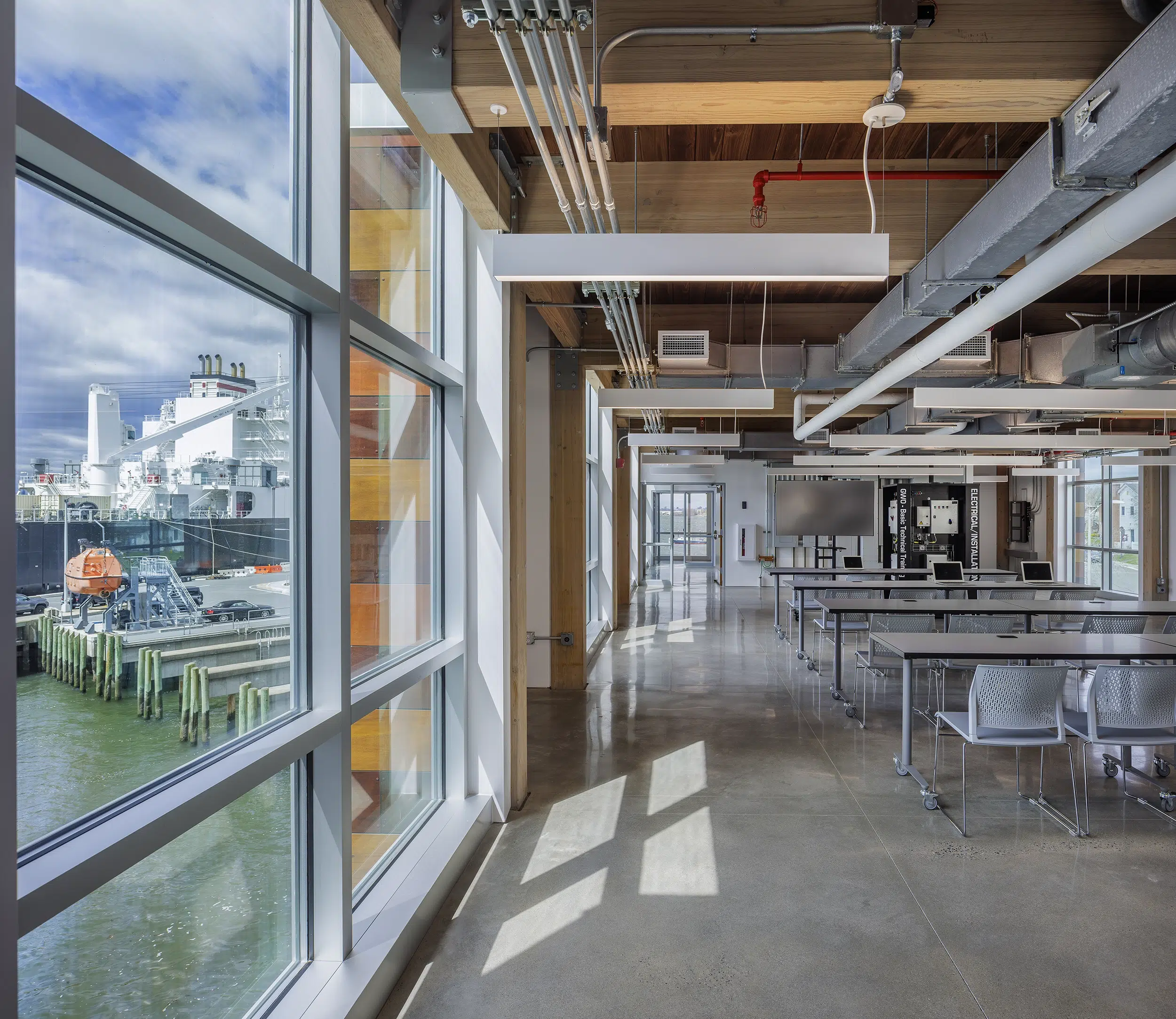 William Austen Marine Education and Seamanship Center is the highlight of new construction at Maritime College SUNY Kawneer